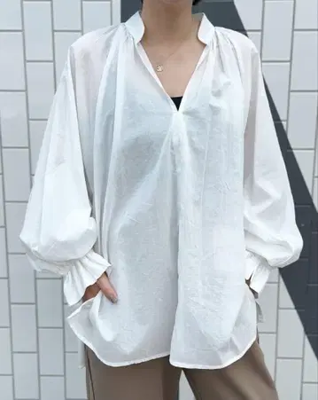 나포카 에어리 개더 블라우스