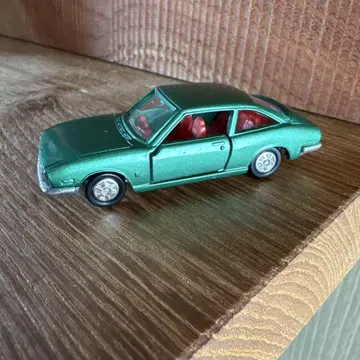 토미카 이스즈 ISUZU 117 쿠페 No.10 1/62 1E 휠