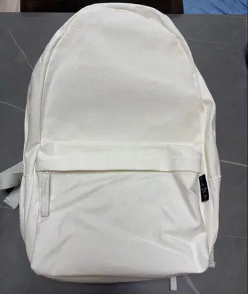 MARLMARL 화이트 백팩