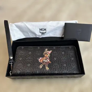 MCM 토끼 장지갑
