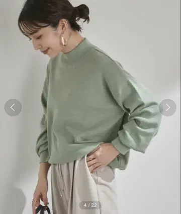 ViS 흡습 발열 백 펄 버튼 하이넥 니트 스웨터 연한 녹색