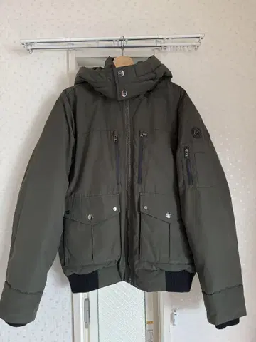 MICHAEL KORS 후드 부착 다운 자켓 M 사이즈