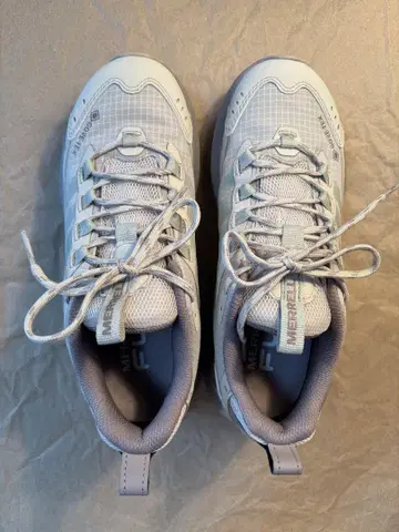 컨디션 최상 MERRELL 하이킹 슈즈 23.5cm