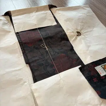 미사용 블랙 베이스 빨간색 꽃무늬 기모노 오시마 명주