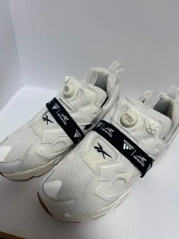 Reebok Pump x Boost 화이트 스니커즈 28cm