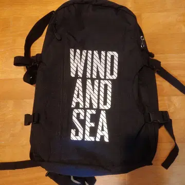 WIND AND SEA 블랙 백팩