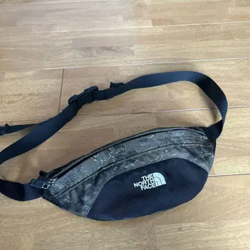THE NORTH FACE 바디백 카모플라쥬