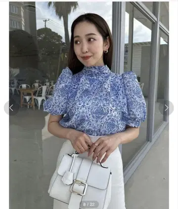 [스나이델] 프린트 하프 슬리 오간 시스루 블라우스 블루