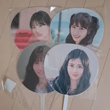 Momo 부채 4개 세트