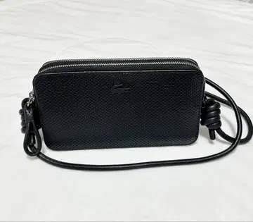 LACOSTE (라코스테) 엠보싱 가죽 숄더 지갑 블랙