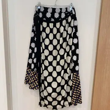 고무 밴딩 비대칭 랩스커트 플레어 도트