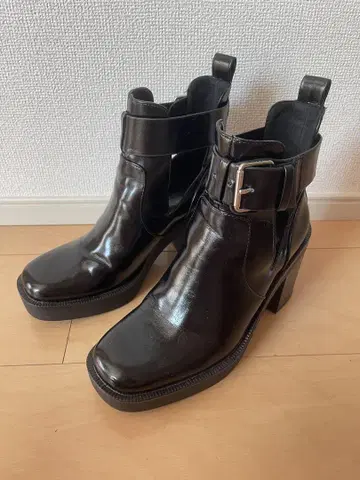 ZARA 통굽 부츠 블랙 EU36 새상품급 1회 사용