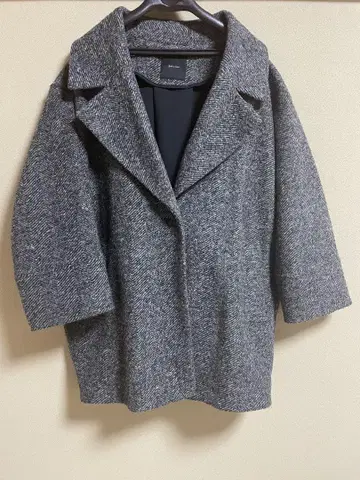Spick and Span W 슬라이버 헤링본 미들 코트