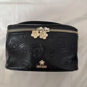 MARY QUANT 블랙 파우치 플라워 엠보싱