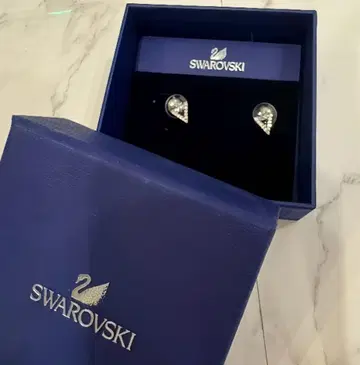 [ 미사용 박스 포함 ] SWAROVSKI 귀걸이 크리스탈