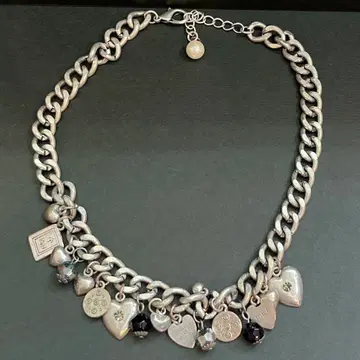 하트 참 포함 실버 체인 목걸이 앤티크