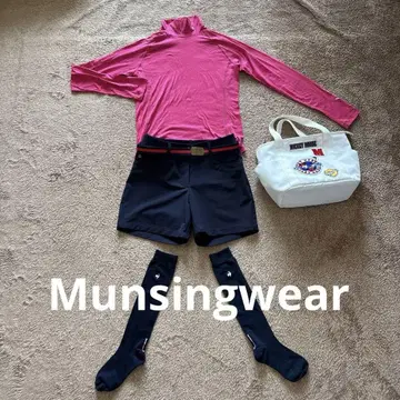Munsingwear 핑크 상의 M 컨디션 최상 네이비 숏팬츠 S 세트