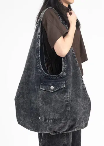 omar afridi 24SS BODY SHOULDER BAG