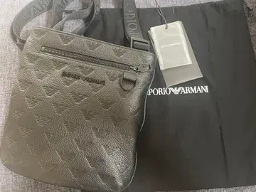 새상품 미사용 EMPORIO ARMANI 가죽 숄더백