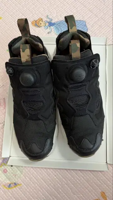 Reebok 스니커즈 24cm