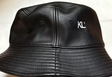Lui's with 이토 켄토 KL 버킷햇 블랙