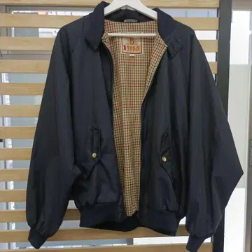 BARACUTA 네이비 블루종 42'