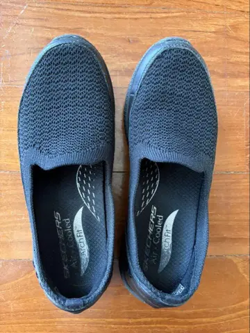 SKECHERS 블랙 스니커즈 23cm