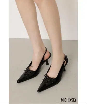 MICHIXSLY POINTED 샌들