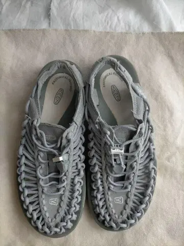 KEEN 그레이 샌들 뜨개질 디자인 24cm
