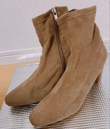 베이지 옅은 카멜 스웨이드 숏부츠 귀여운 색감