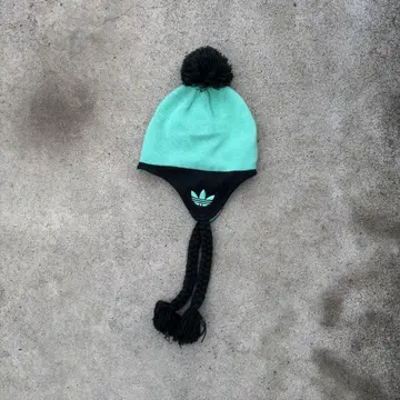 [새상품급] adidas 니트 모자 모자 꽁지 비니