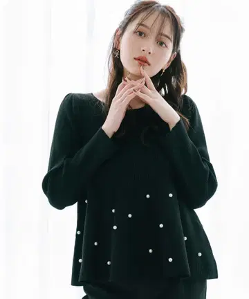 [ 새상품급 ] COCODEAL*비쥬 장식 페플럼 니트*블랙