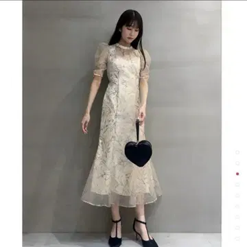 엠보싱 오간자 Lily 글리터 드레스