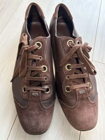 BALLY 브라운 스웨이드 스니커즈