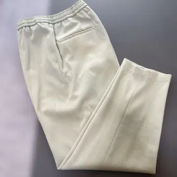 BEARDSLEY 어린 풀색 슬랙스 팬츠