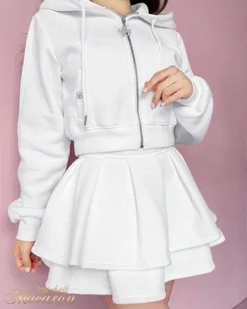 미셸 마카롱 프릴 스커트 셋업 (이너 팬츠 포함) 화이트 슬림 레그