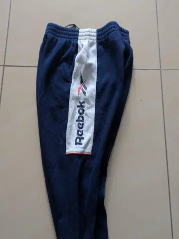 Reebok 네이비 조거 팬츠