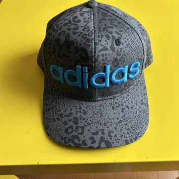 adidas 레오파드 무늬 캡