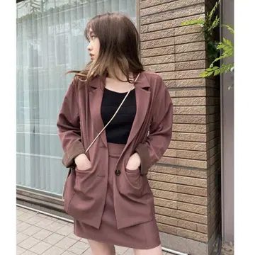 LIPSERVICE 오버 실루엣 자켓 트림 벨트 사다리꼴 스커트