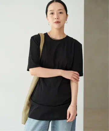 새상품 Plage SQUARE SHOULDER H/S TEE 블랙