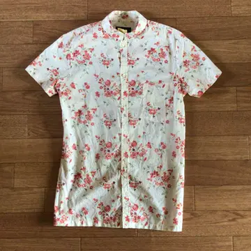 A.P.C. 프랑스제 꽃무늬 반팔 셔츠 36