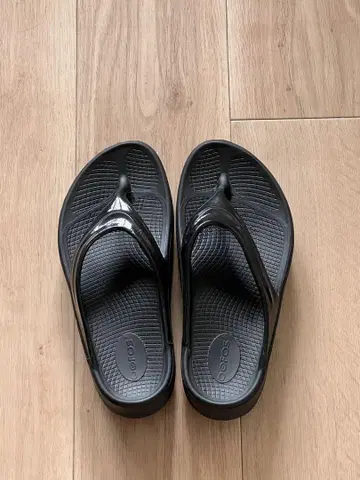 OOFOS OOmega 블랙 통굽 플립플랍 EU38 24cm