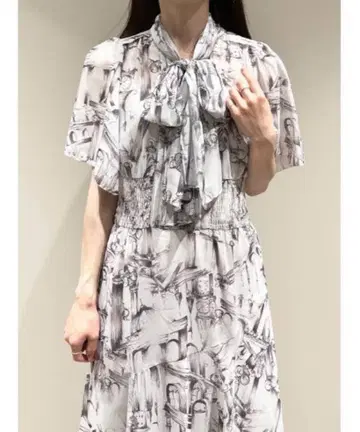 snidel 스나이델 보타이 셔링 프린트 원피스 아이보리