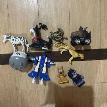 동물과 탈것의 피규어 세트