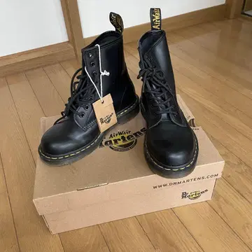 닥터 마틴 블랙 부츠