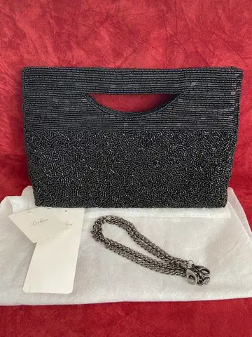 비즈 장식 블랙 클러치백 탈부착 가능 체인 포함