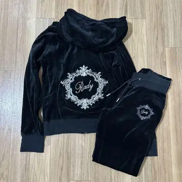 Rady 후드 부착 벨벳 셋업