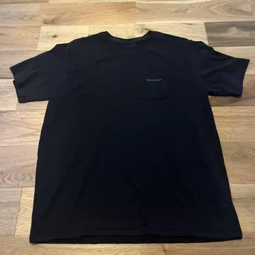 Patagonia 블랙 T셔츠 L사이즈