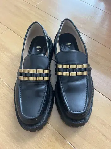 ZARA 블랙 로퍼 39