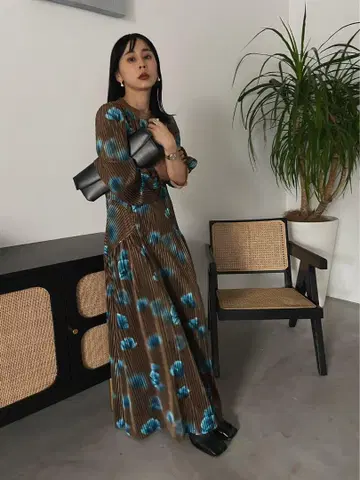 Ameri VINTAGE MILA VELOUR CUT DRESS